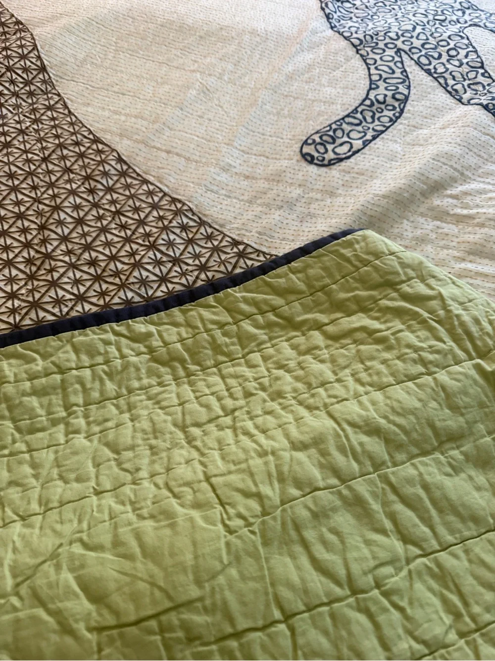 Pottery Barn Kids Neutral Safari Animal Quilt in White, Green and Brown